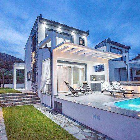 Joy C Deluxe Villa Nea Iraklitsa Exteriör bild