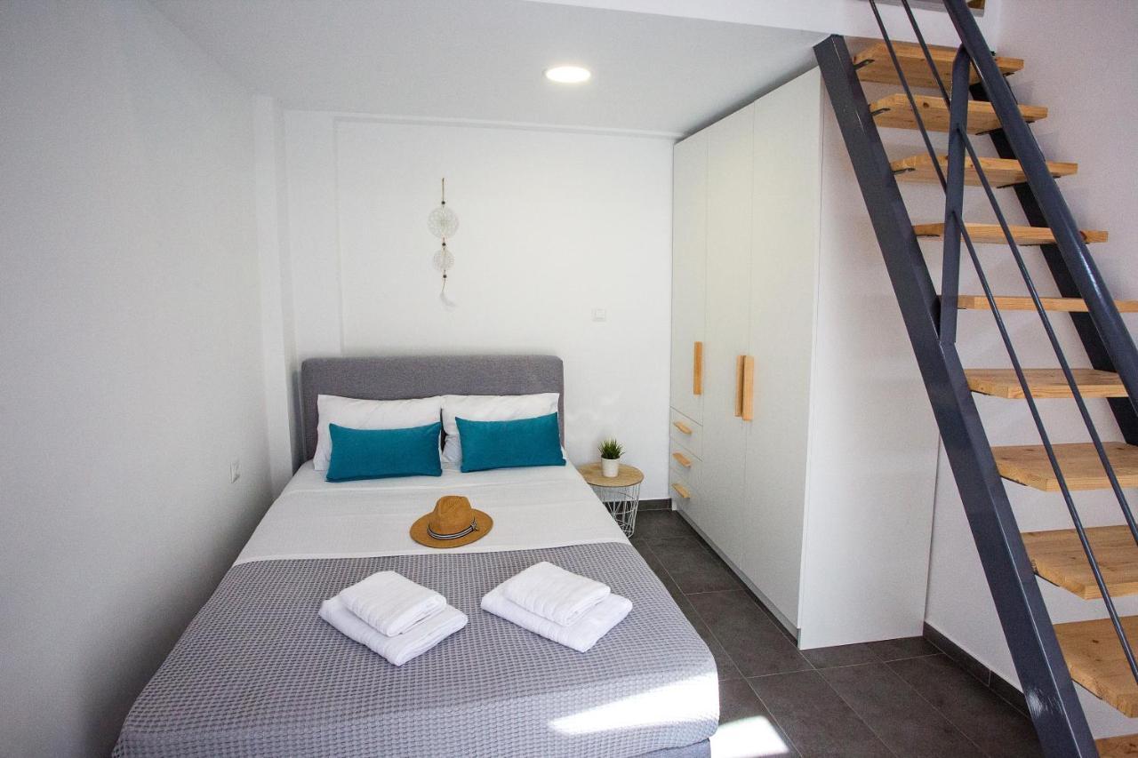 Joy C Deluxe Villa Nea Iraklitsa Exteriör bild
