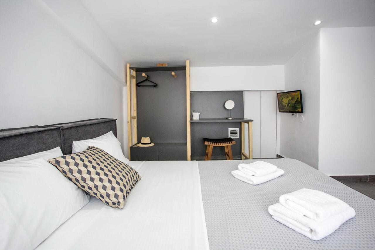 Joy C Deluxe Villa Nea Iraklitsa Exteriör bild