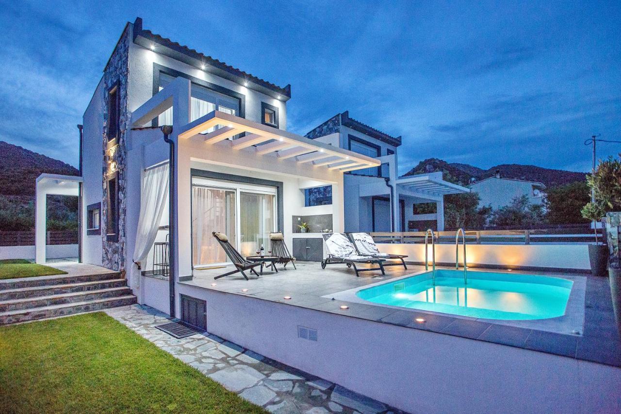 Joy C Deluxe Villa Nea Iraklitsa Exteriör bild