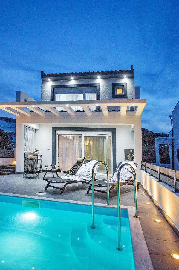 Joy C Deluxe Villa Nea Iraklitsa Exteriör bild